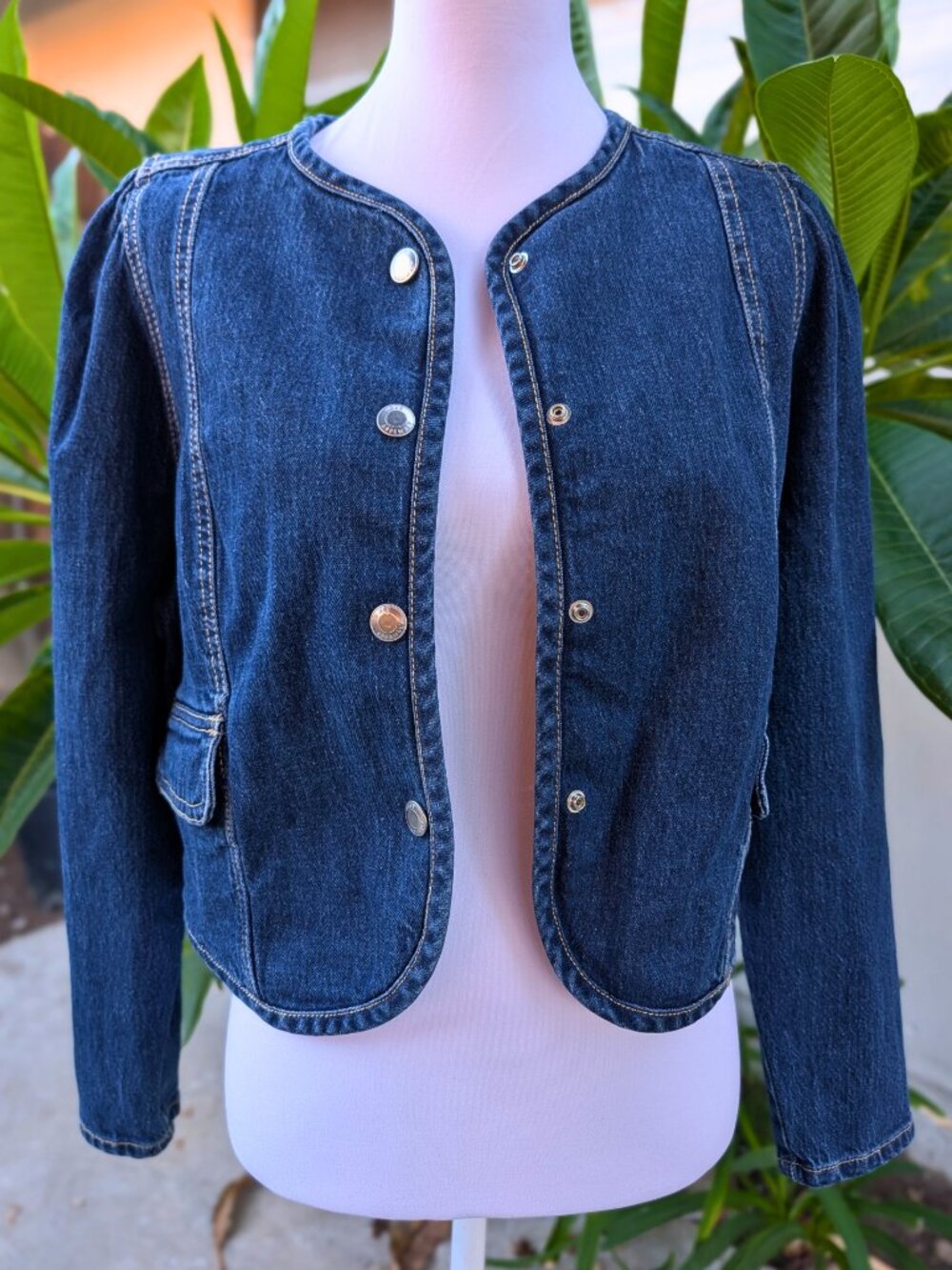 EUC Free Assembly blue cropped denim jacket size M 8-10